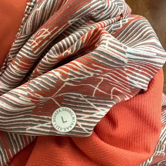 Lululemon T.H.E. Short 9" *Linerless
Parallel Divide Warm Coral Multi - Picture 8 of 8